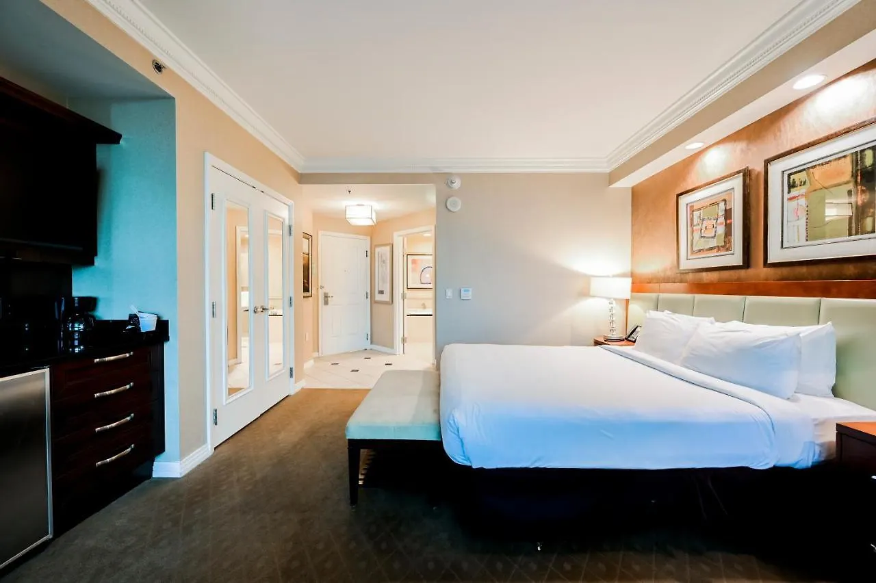 Two-Bedroom Conjoined Studio Suite W/Balcony & Strip View At Signature Las Vegas Apartment